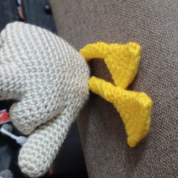 Hand-crocheted Middle Finger Duck - Picture 4 of 4